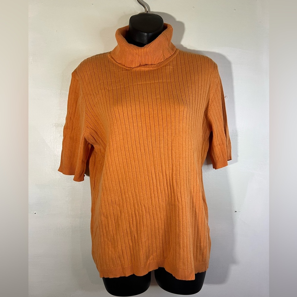 Some loose threads-CHICOS y2k  
Orange créme turtleneck top Velma cosplay nerd